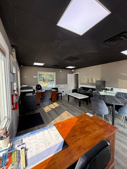 More Photos Of 689 Pascack Rd, Township of Washington Auto Repair For Sale