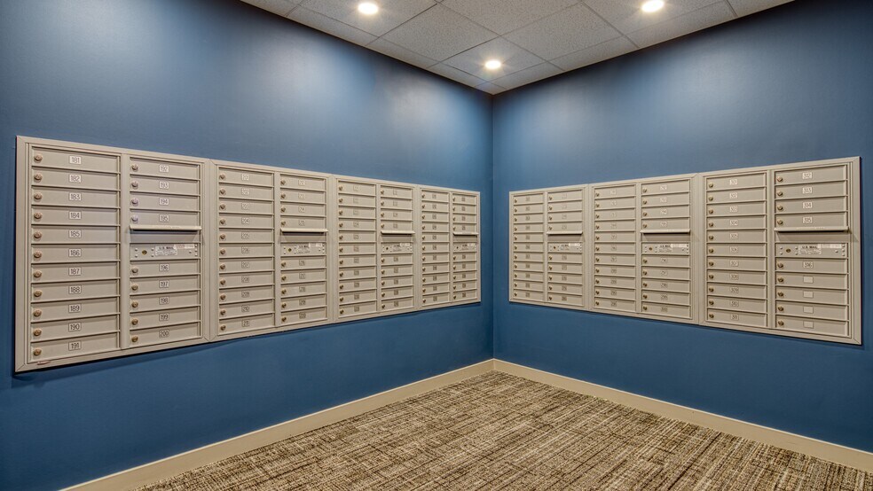 More Photos Of 670 Downey Green, Hampton Apartments For Sale