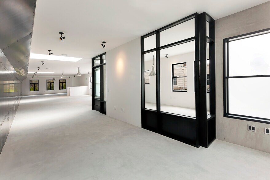 More Photos Of 108-110 S Park St, San Francisco Storefront Retail Residential For Lease