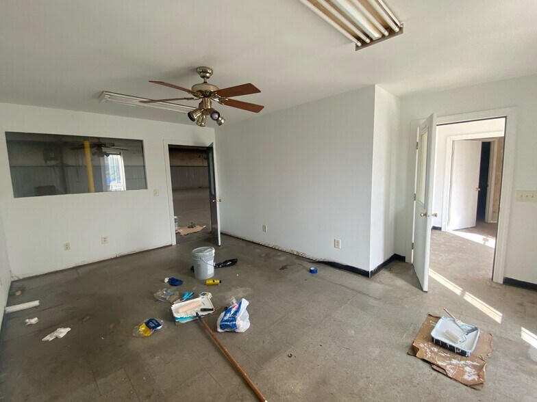 More Photos Of 3131 Hawkins Ave, Sanford Industrial For Lease