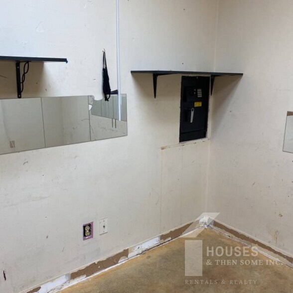 More Photos Of 1733 Piedmont Hwy, Piedmont Freestanding For Lease