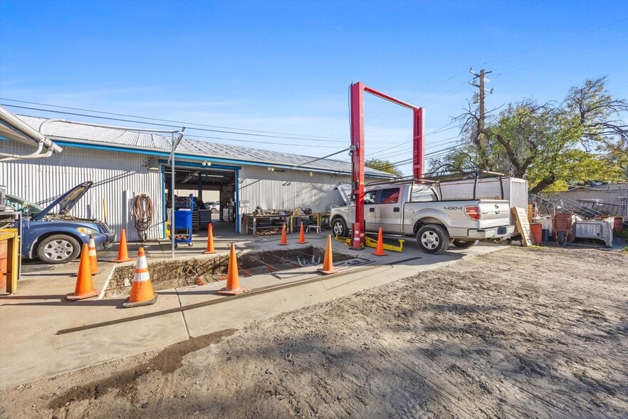 More Photos Of 230 E Tehachapi Blvd, Tehachapi General Retail For Sale