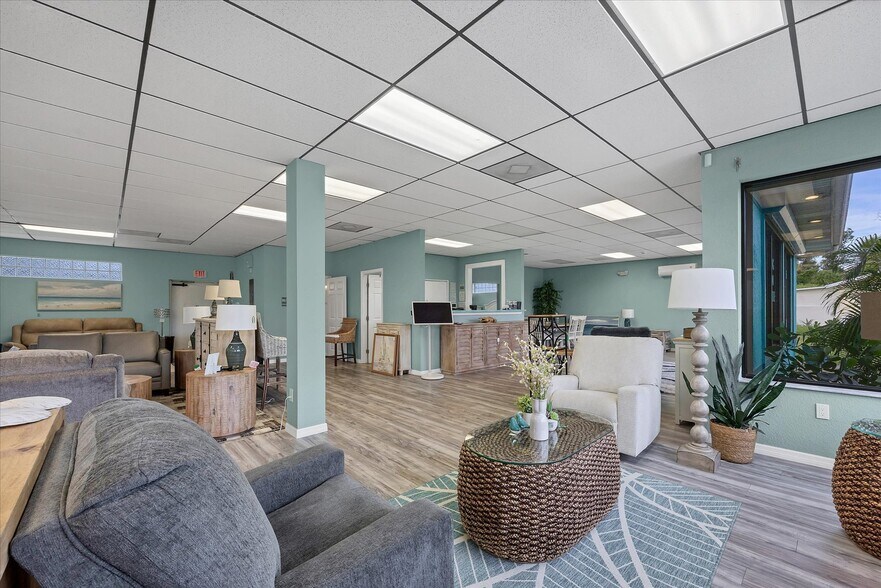 More Photos Of 3279 S Access Rd, Englewood Freestanding For Sale