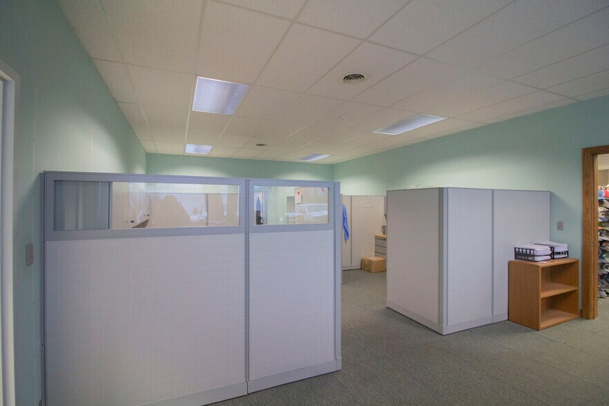 More Photos Of 5835 Venture Park Dr, Kalamazoo Light Manufacturing For Sale