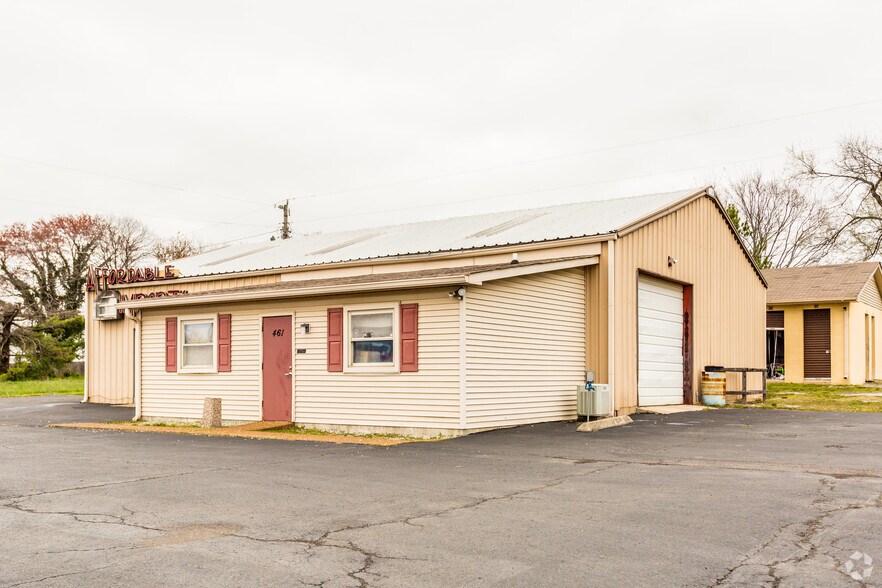More Photos Of 461 N Broadway St, Portland Flex For Lease
