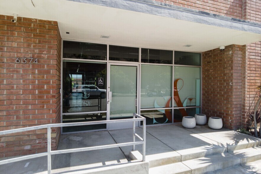 More Photos Of 6368 Arizona Cir, Los Angeles Office For Lease