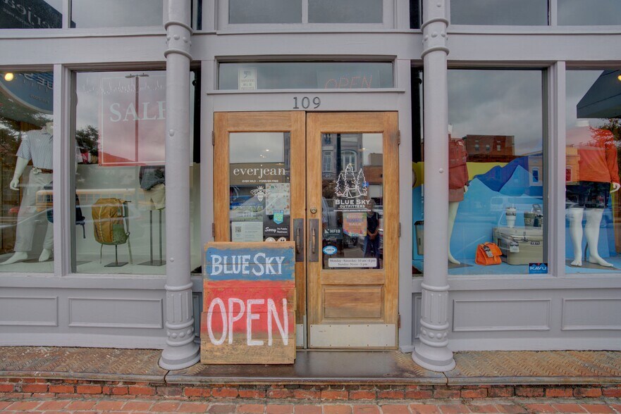 More Photos Of 109 Broad St, Rome Storefront For Sale