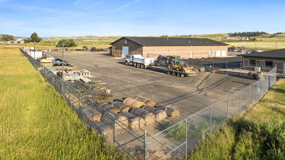 More Photos Of 920 NE Main St, Lewistown Office For Sale