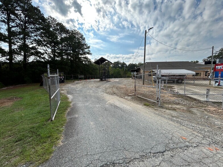 More Photos Of 3043 N Columbia St, Milledgeville Warehouse For Lease