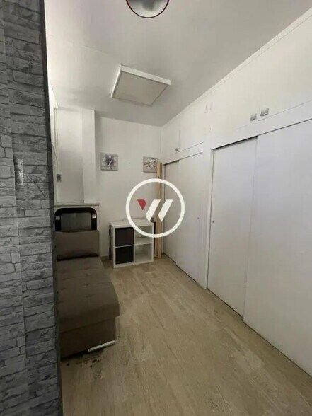 More Photos Of , Marseille General Retail For Sale