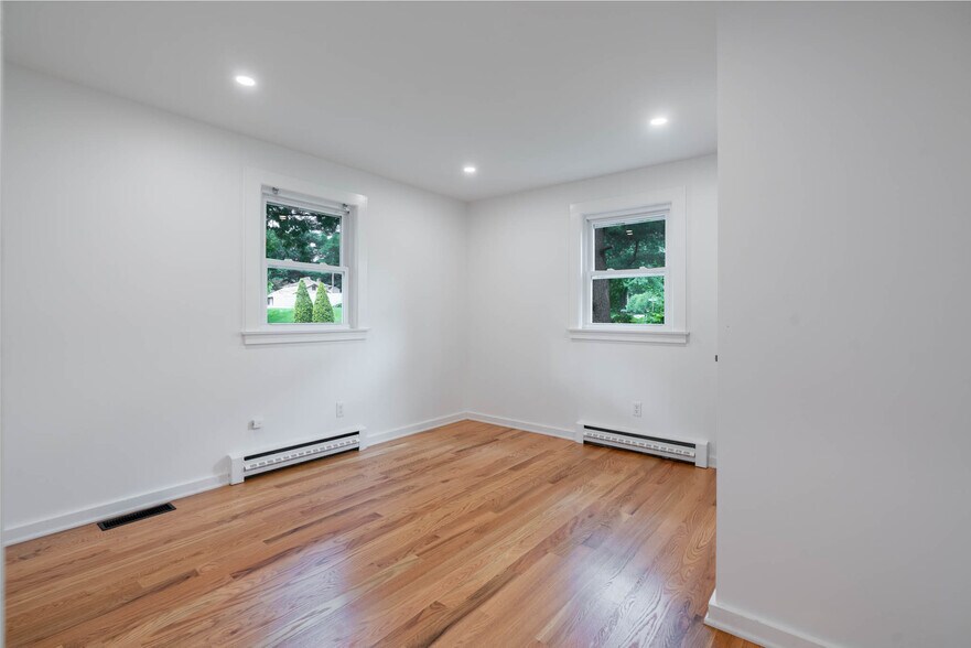 More Photos Of 228 Pattonwood Dr, Southington Multifamily For Sale