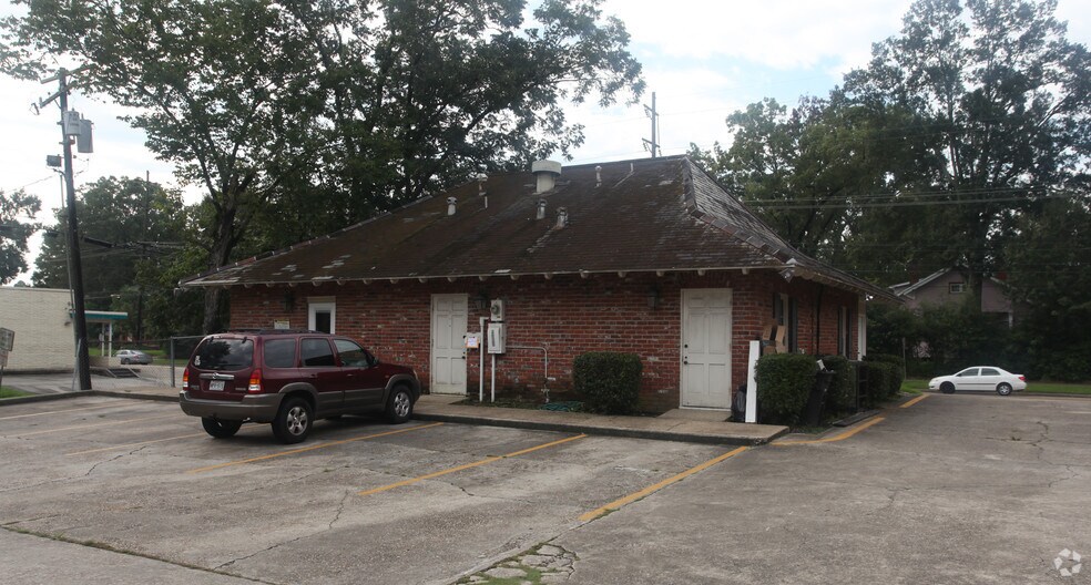More Photos Of 2031 Government St, Baton Rouge Loft Creative Space For Sale
