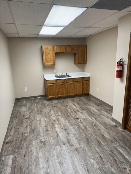 More Photos Of 5525 S Sherwood Forest, Baton Rouge Office For Lease