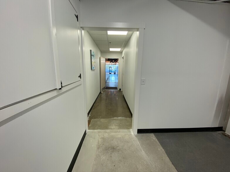 More Photos Of 615 S Front St, Mankato Storefront Retail Office For Lease