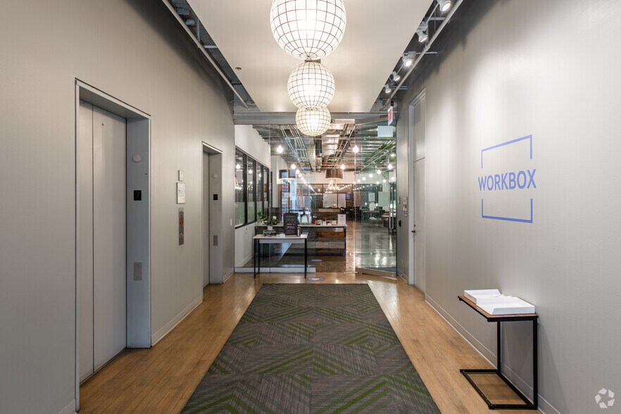 More Photos Of 1165 N Clark St, Chicago Coworking Space