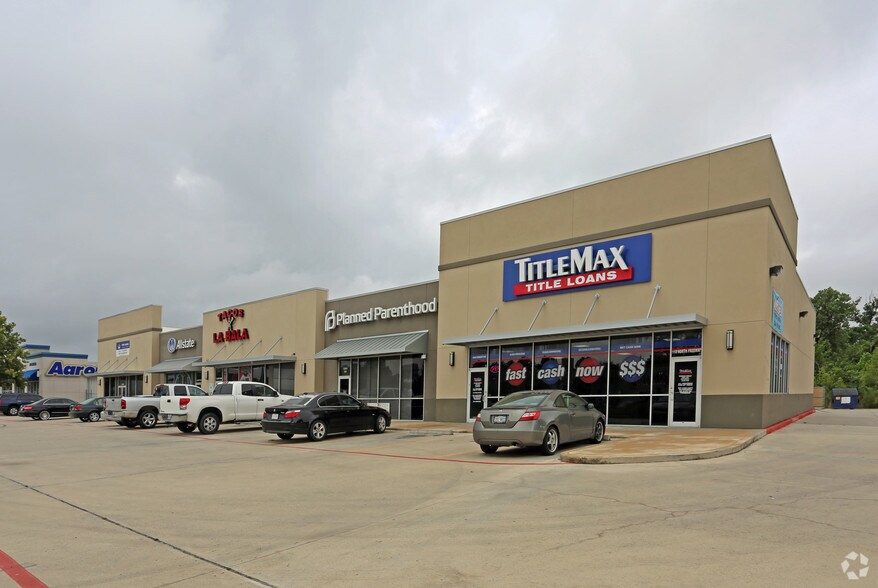 More Photos Of 9919 North Fwy, Houston Freestanding For Lease