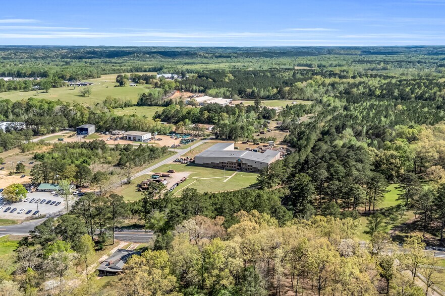 More Photos Of 8384 Highway 18, Vernon Flex For Sale