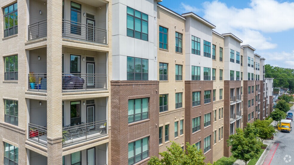 More Photos Of 810 9th St, Durham Apartments For Lease