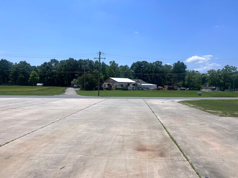 More Photos Of 505 Blue Ball Rd, Elkton Warehouse For Lease