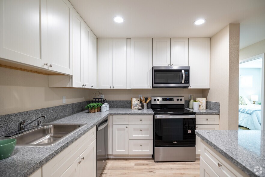 More Photos Of 2531 W Rumble Rd, Modesto Apartments For Sale