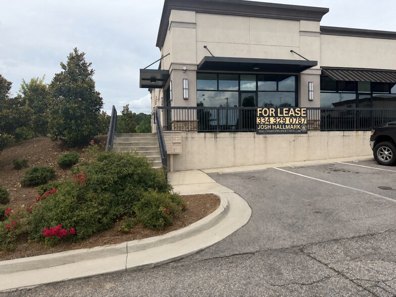 Primary Photo Of 1212 Gatewood Drive, Auburn General Retail For Lease