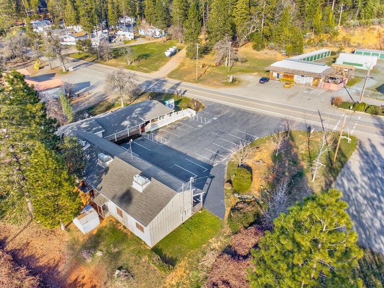 More Photos Of 16850 Willow Glen Rd, Brownsville Storefront Retail Office For Sale