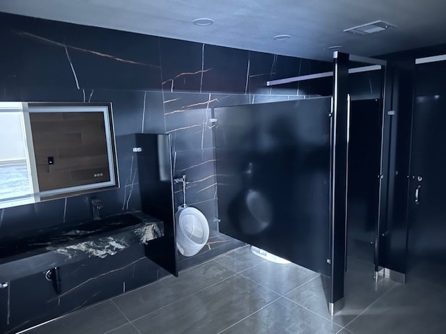 More Photos Of 924 G St, Modesto Freestanding For Sale