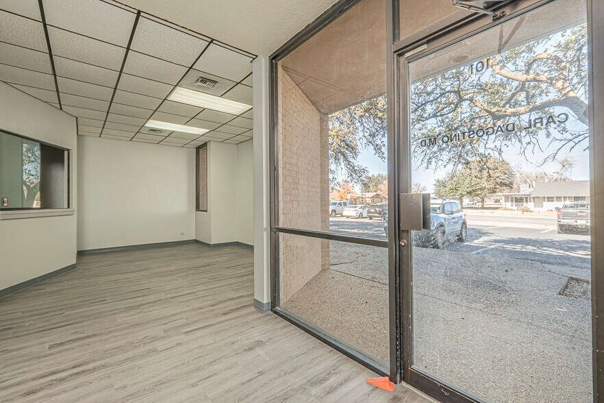 More Photos Of 2407 W Louisiana Ave, Midland Medical For Lease