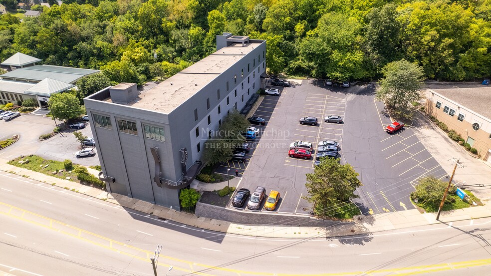 More Photos Of 2055 Reading Rd, Cincinnati Medical For Lease