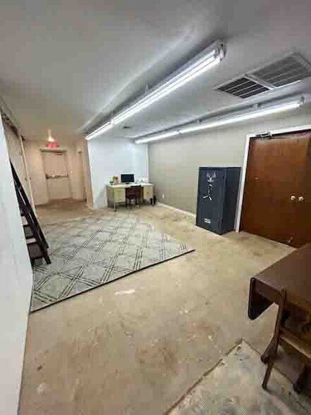 More Photos Of 16776 State Highway 33, Kingfisher Warehouse For Sale