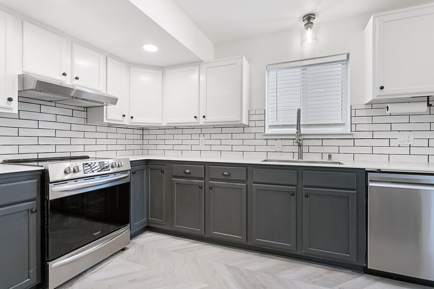 More Photos Of 418 Dewey St, Oregon City Multifamily For Sale