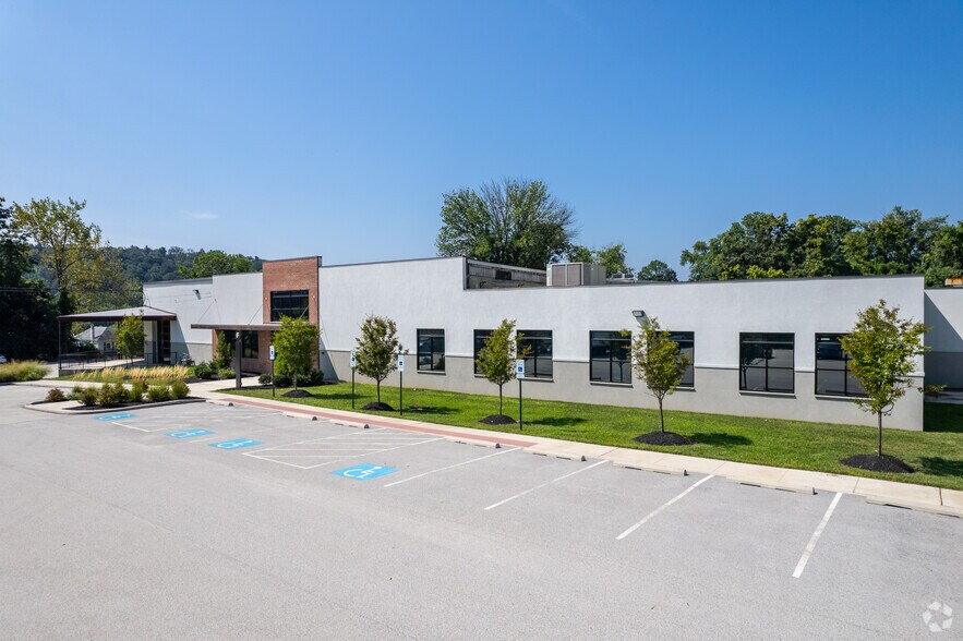 More Photos Of 555 E North Ln, Conshohocken Unknown For Lease