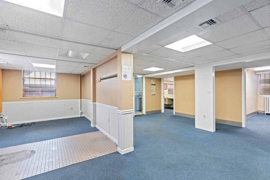 More Photos Of 1481 Chapel St, New Haven Office For Sale
