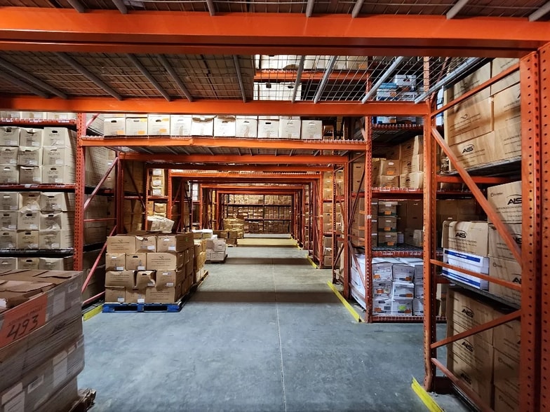 More Photos Of 10617 Southern Loop Blvd, Pineville Light Manufacturing For Lease