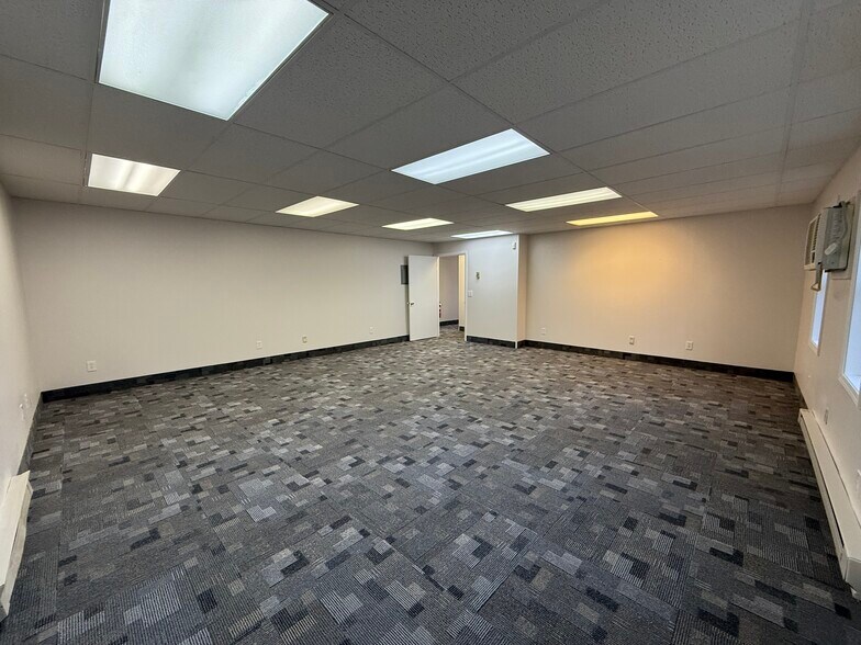 More Photos Of 625 Chandler St, Worcester Storefront Retail Office For Lease