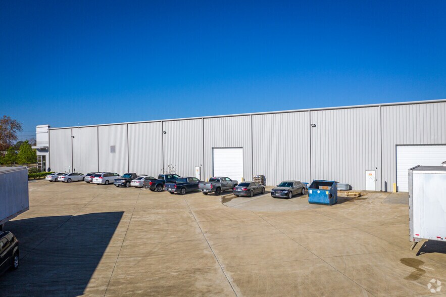 More Photos Of 6410 Langfield Rd, Houston Manufacturing For Lease