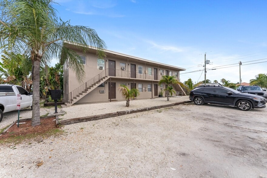 More Photos Of 526 NW 12th Ave, Boynton Beach Apartments For Sale