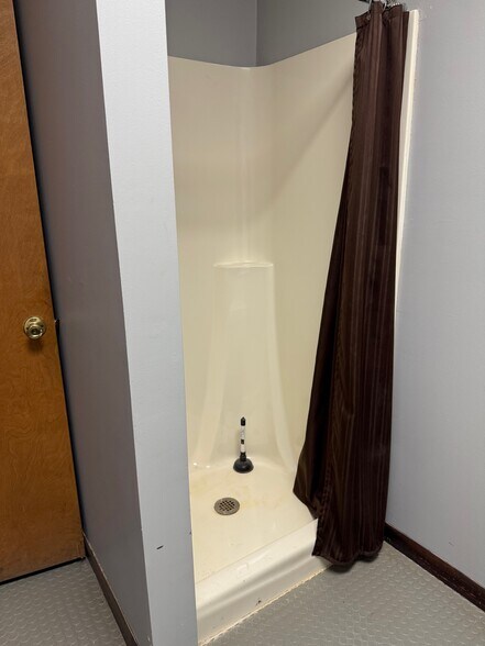 More Photos Of 1225 Channahon Rd, Joliet Warehouse For Lease