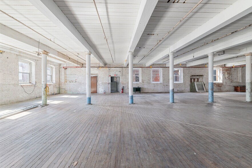 More Photos Of 28 Anawan St, Fall River Manufacturing For Sale