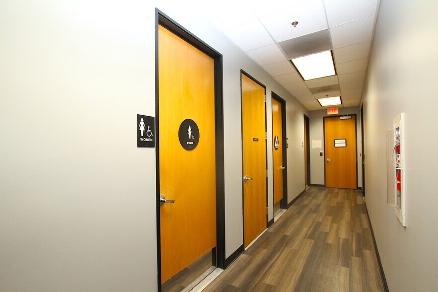 More Photos Of 20377 Acacia St, Newport Beach Office For Lease