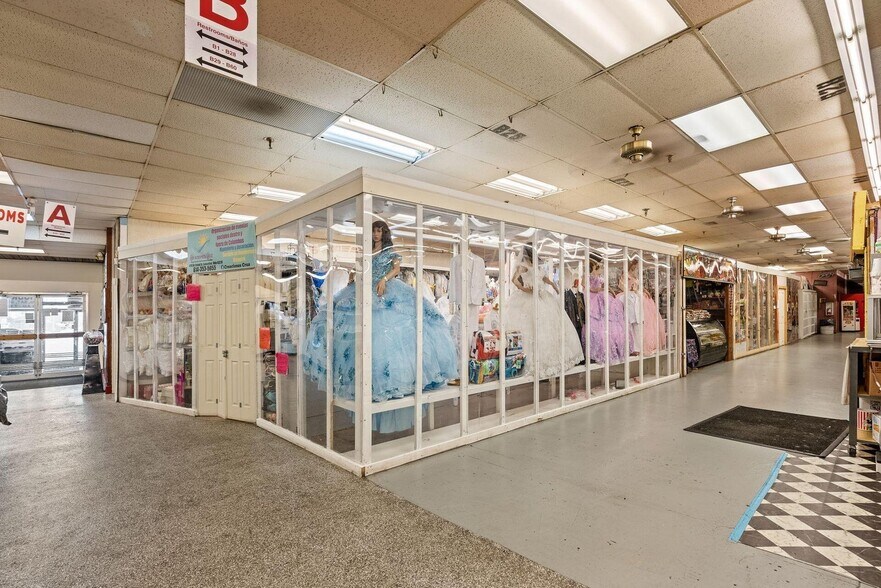 More Photos Of 4170 W Broad St, Columbus Storefront For Sale