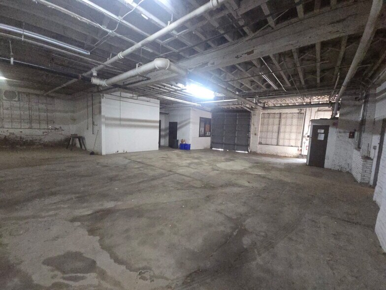 More Photos Of 337-341 Liberty St, Newburgh Warehouse For Lease