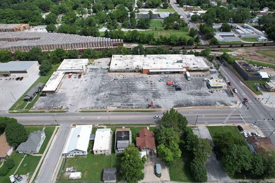 Primary Photo Of , Springfield General Retail For Sale