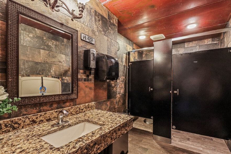 More Photos Of 419 N Railroad St, Eagle River Restaurant For Sale