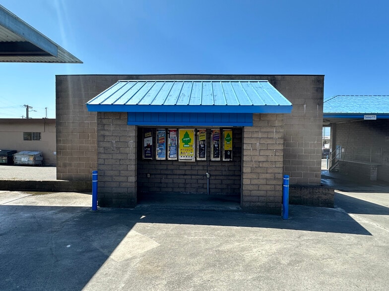 More Photos Of 1441 Broadway St, Eureka Carwash For Sale