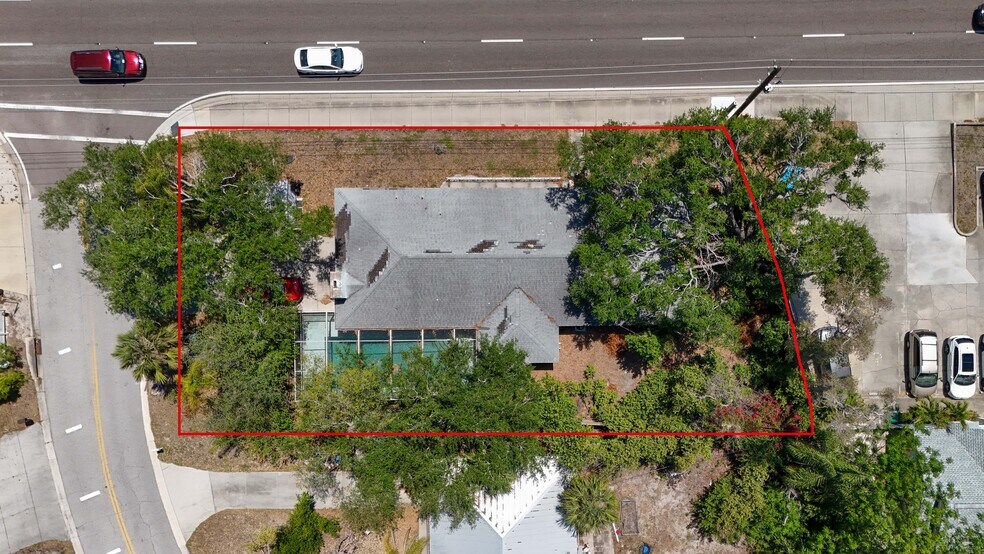 More Photos Of 2455 Bee Ridge Rd, Sarasota Office For Sale