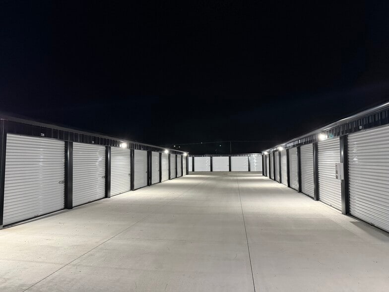 More Photos Of 1308 Adair Ct SW, Cedar Rapids Self Storage For Sale