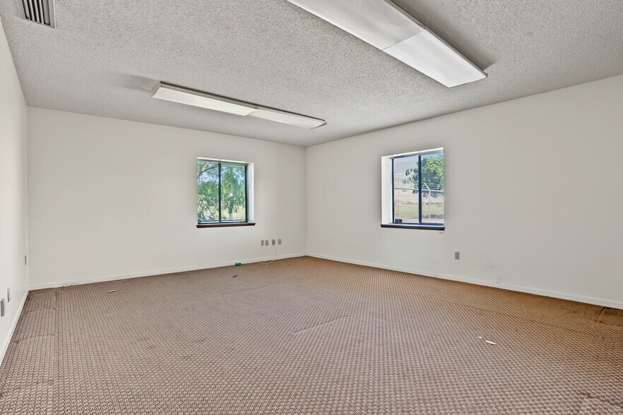 More Photos Of 12625 40th St N, Clearwater Warehouse For Sale