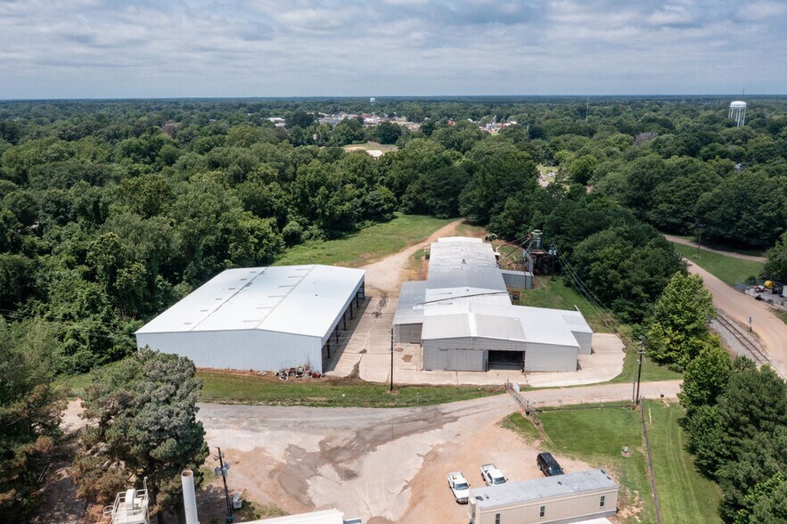 More Photos Of 720 E Main St, Ashdown Warehouse For Sale