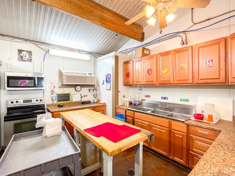 More Photos Of 17273 Highway 44, Prairieville Daycare Center For Lease